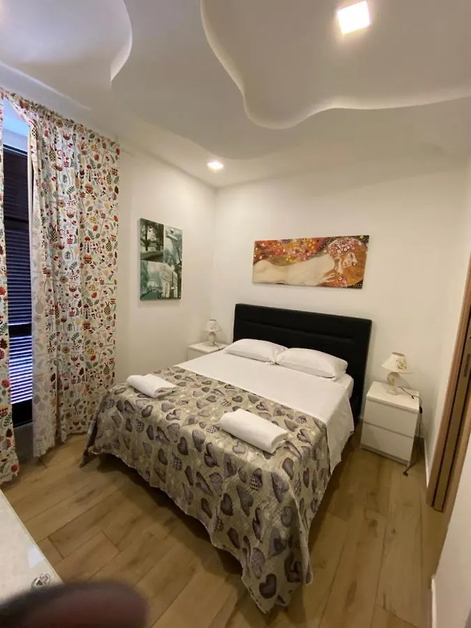 Domus Stadio Naples Guest house